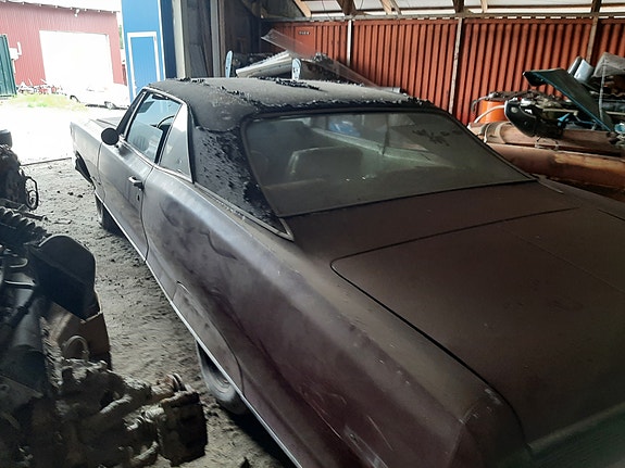 Pontiac Grand Prix 3 of 5