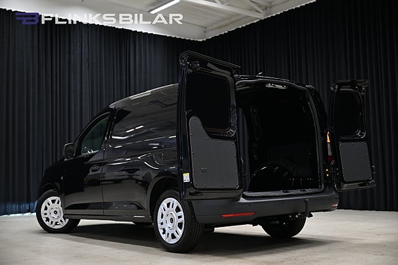 Ford Transit Connect 6 of 26