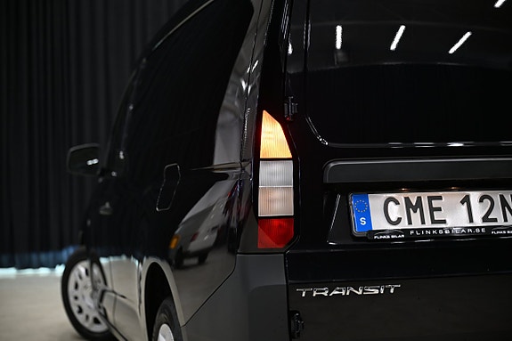Ford Transit Connect 10 of 26