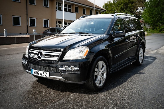 Mercedes-Benz GL450 3 of 5