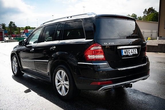 Mercedes-Benz GL450 4 of 5