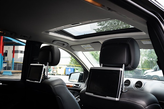 Mercedes-Benz GL450 12 of 28