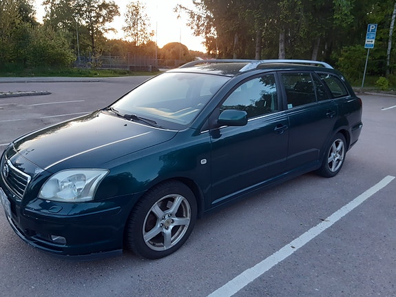 Toyota Avensis 3 of 5