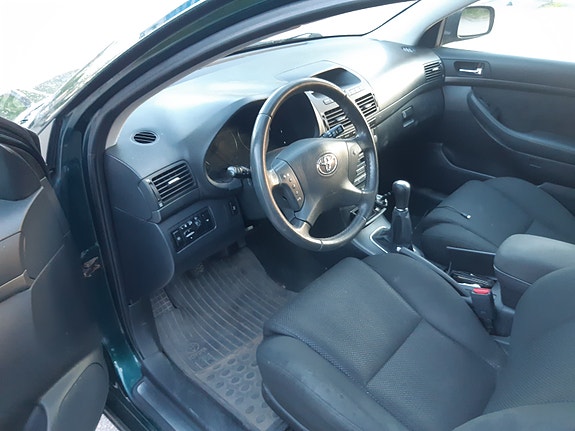Toyota Avensis 5 of 5