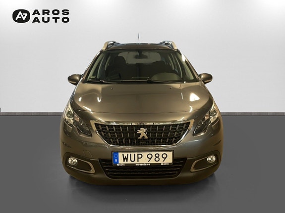 Peugeot 2008 2 of 5