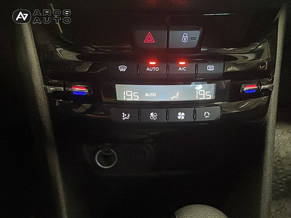 Peugeot 2008 13 of 14