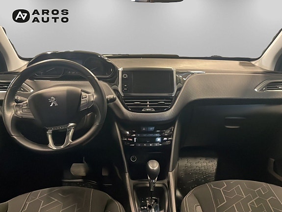 Peugeot 2008 7 of 14