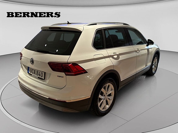 Volkswagen Tiguan 5 of 14
