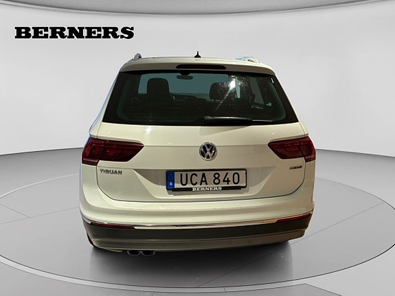 Volkswagen Tiguan 6 of 14