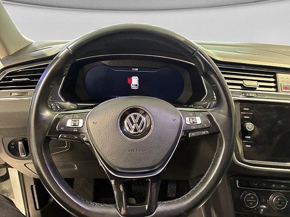 Volkswagen Tiguan 8 of 14