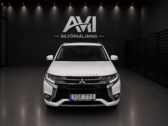 Mitsubishi Outlander 2 of 13