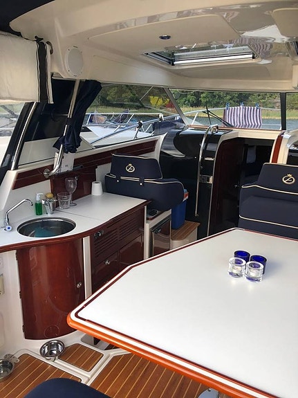 Aquador 28 HT /  Volvo Penta 350 HK / 2008 / KAMPANJ 6 of 12