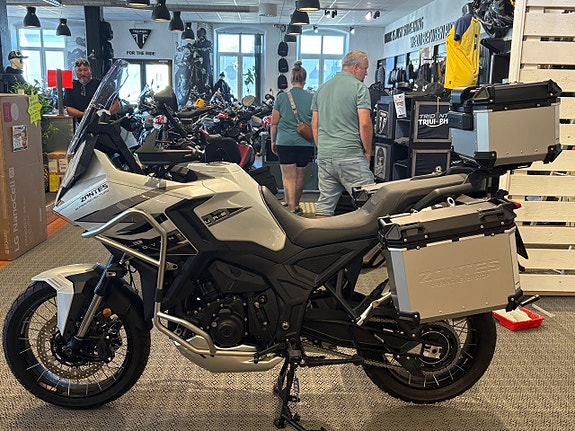Zontes 703F ADVENTURE 19x17 10 of 17