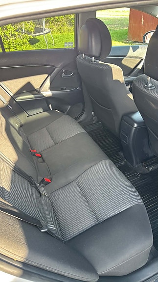 Toyota Avensis 5 of 5