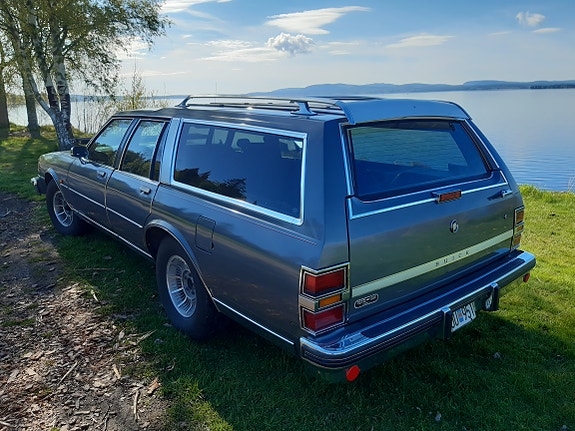 Buick Le Sabre 6 of 17