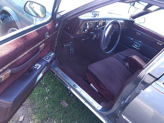 Buick Le Sabre 9 of 17