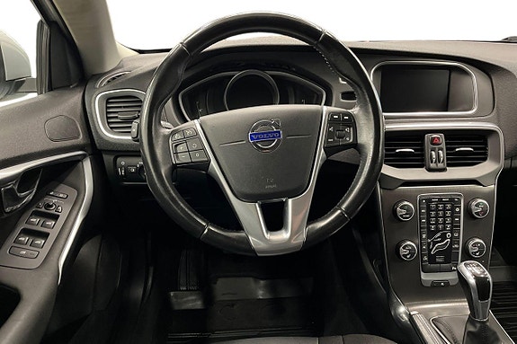 Volvo V40 12 of 25