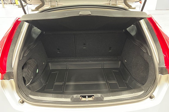 Volvo V40 18 of 25