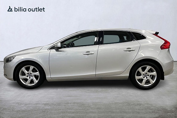 Volvo V40 2 of 5