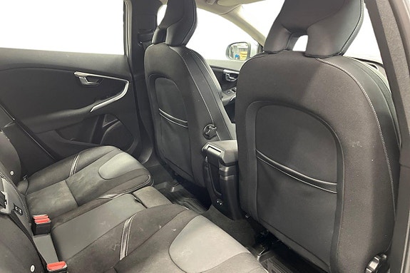 Volvo V40 17 of 25