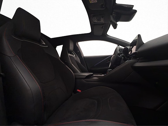 Toyota C-HR 15 of 30