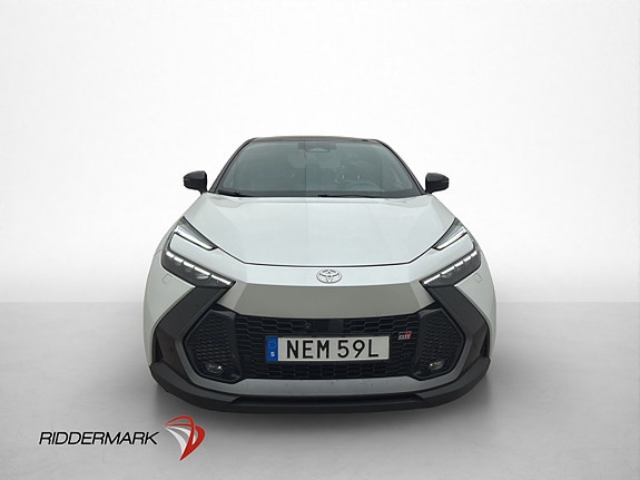 Toyota C-HR 2 of 5