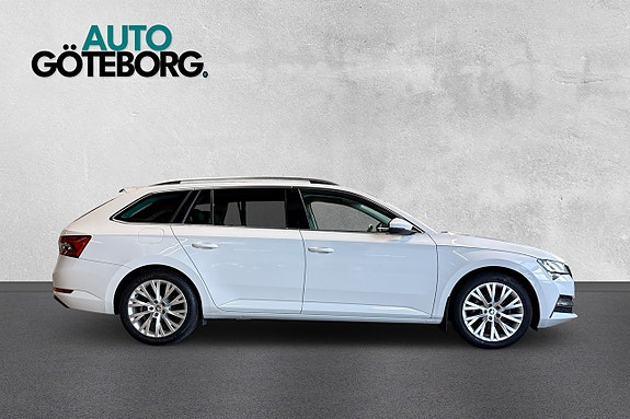 Skoda Superb 3 of 5