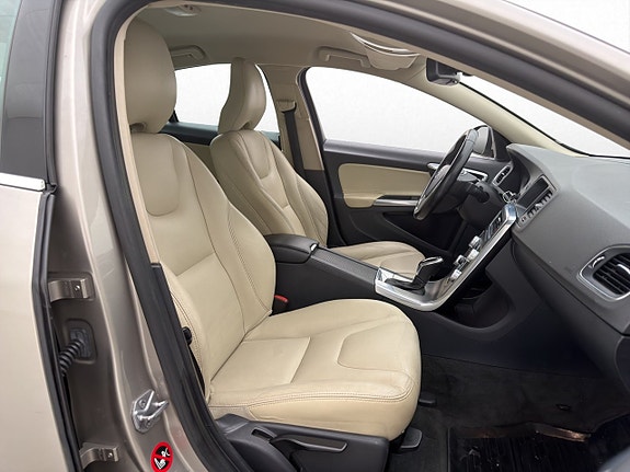 Volvo S60 14 of 30