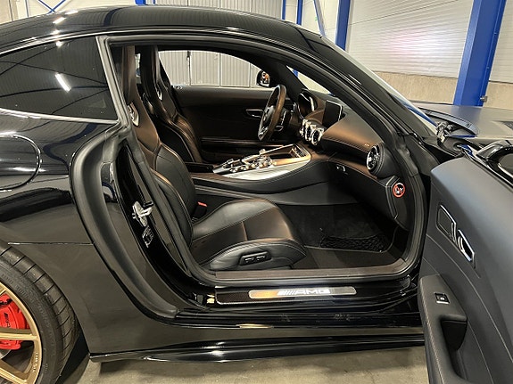 Mercedes-Benz AMG GT S 14 of 26