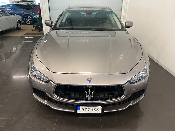 Maserati Ghibli 2 of 5