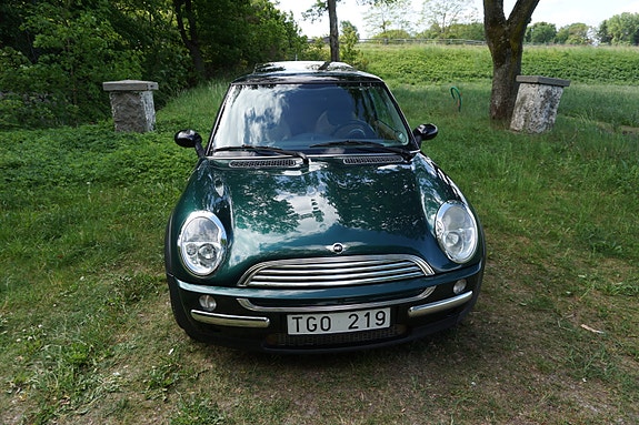 MINI Cooper 2 of 5