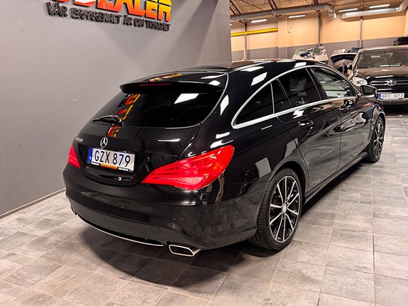 Mercedes-Benz CLA200 4 of 5