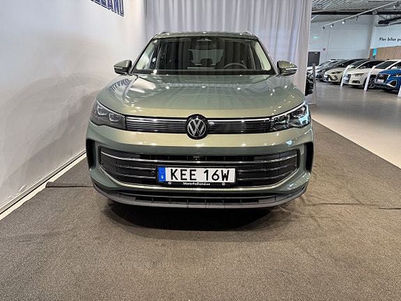 Volkswagen Tiguan 3 of 20