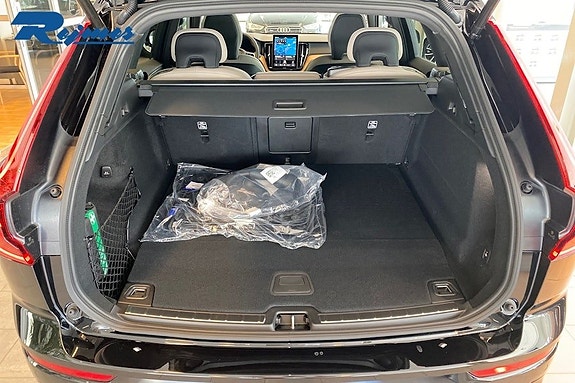 Volvo XC60 14 of 19