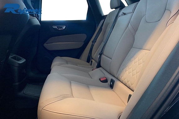 Volvo XC60 13 of 19
