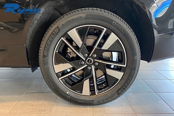 Volvo XC60 15 of 19