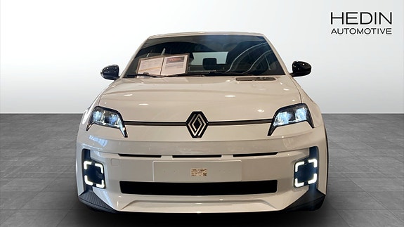 Renault 5 E-Tech 2 of 5