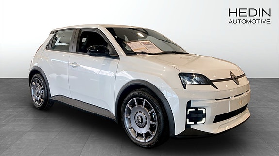 Renault 5 E-Tech 3 of 5
