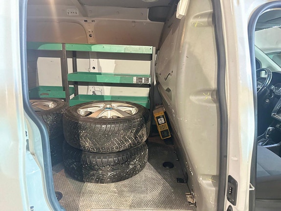 Volkswagen Caddy Maxi 10 of 19