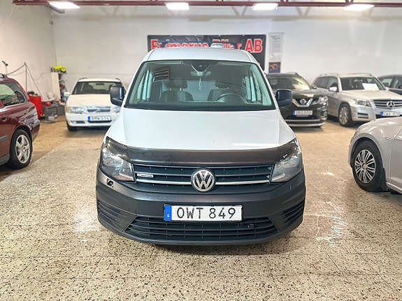 Volkswagen Caddy Maxi 2 of 5