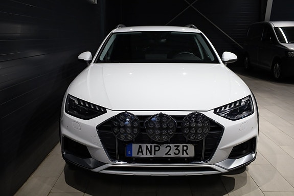 Audi A4 allroad 2 of 5