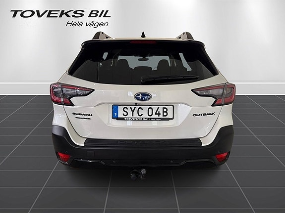 Subaru Outback 2 of 5