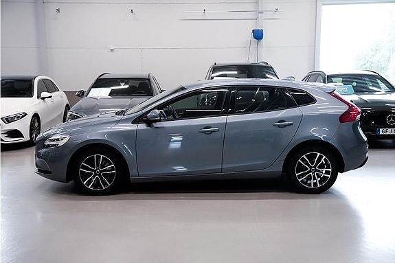 Volvo V40 3 of 5