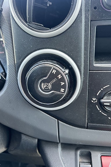 Peugeot Partner 12 of 14
