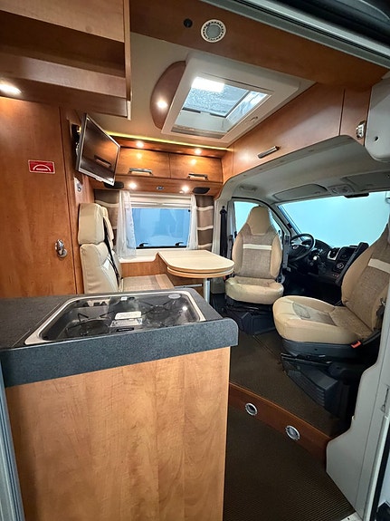 Malibu VAN 640 LE Solceller I Markis I Inverter I  Automat I 1-ägare 5 of 15