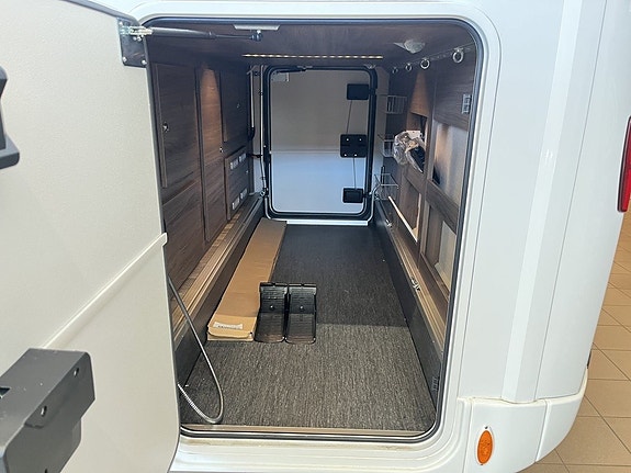 Kabe ROYAL X 810 LQB (5 bält+ALDE+Aut 170hk+Mercedes+Litium+Skinn) 6 of 25