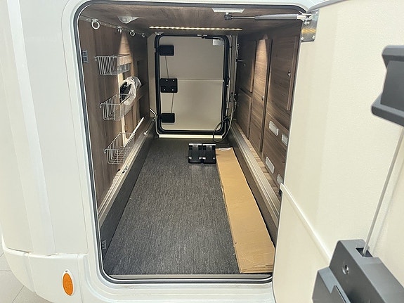 Kabe ROYAL X 810 LQB (5 bält+ALDE+Aut 170hk+Mercedes+Litium+Skinn) 9 of 25