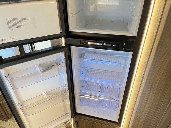 Kabe ROYAL X 810 LQB (5 bält+ALDE+Aut 170hk+Mercedes+Litium+Skinn) 17 of 25