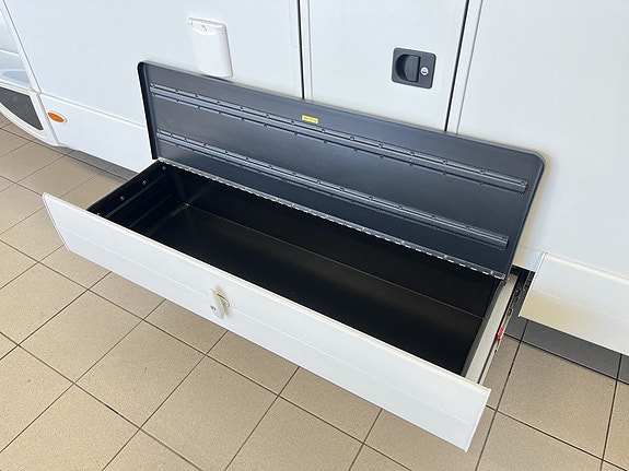 Kabe ROYAL X 810 LQB (5 bält+ALDE+Aut 170hk+Mercedes+Litium+Skinn) 8 of 25