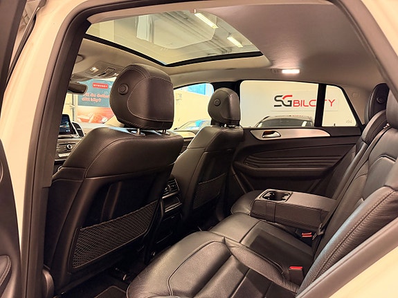 Mercedes-Benz GLE43 28 of 30